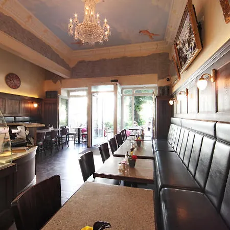 Sarotti-hofe Szálloda 3*